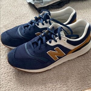 New Balance Mens 997H Sneakers Navy and White